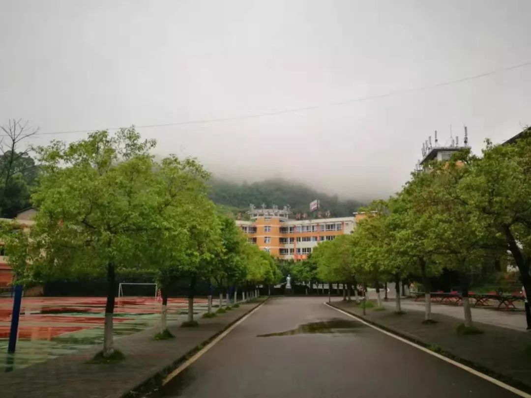 弘道养正,旗开德胜——重庆梁平红旗中学"正"文化建设